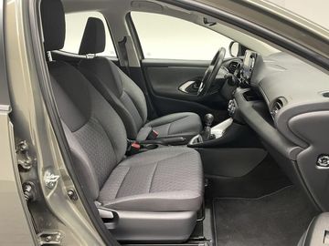 Car image 11