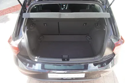 Car image 38