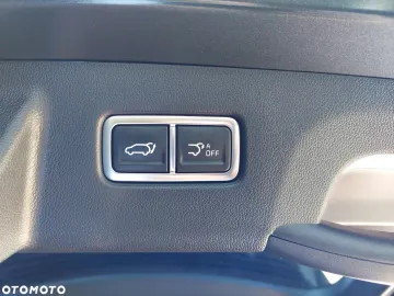 Car image 40