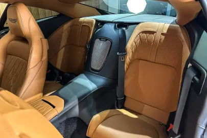 Car image 36