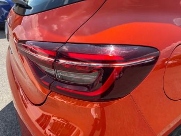 Car image 26