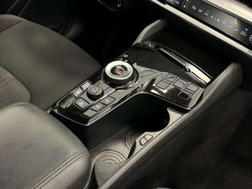 Car image 37