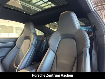 Car image 28