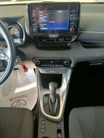 Car image 13