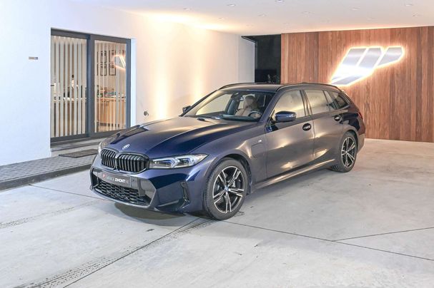 BMW 330e Touring 215 kW image number 1