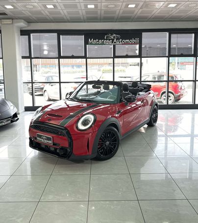 Mini Cooper S Cabrio JCW 131 kW image number 2