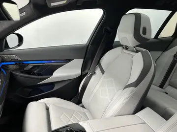 Car image 42