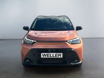 Car image 3