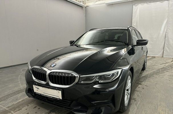 BMW 320d Touring xDrive 140 kW image number 1