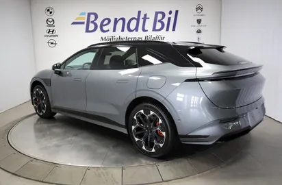 Car image 5