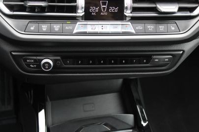Car image 37