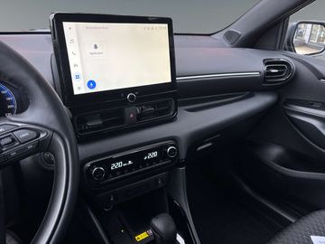 Car image 12