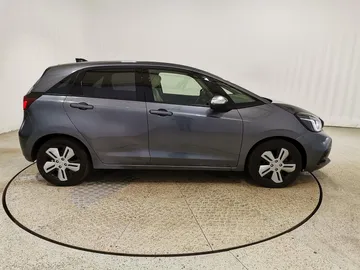 Car image 26