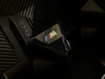 Car image 36