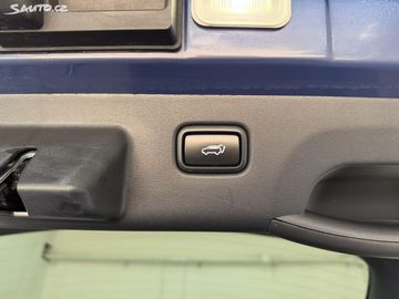 Car image 28