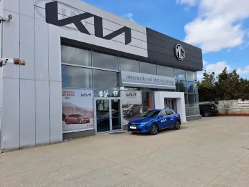 Car image 30