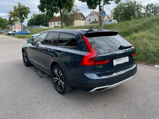 Volvo V90 Cross Country D5 AWD Pro 173 kW image number 4