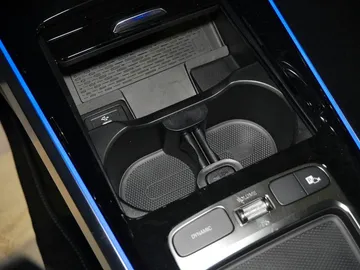Car image 25