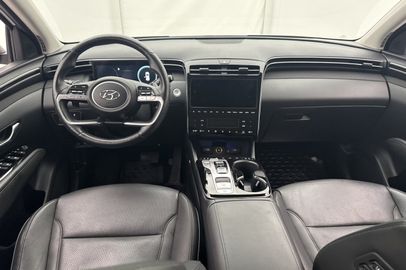 Car image 15