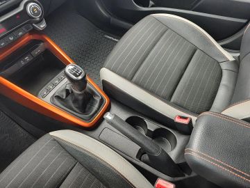 Car image 33