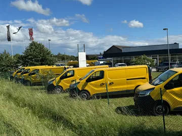Car image 21