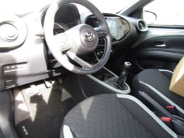 Toyota Aygo X 53 kW image number 7