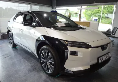 Car image 2