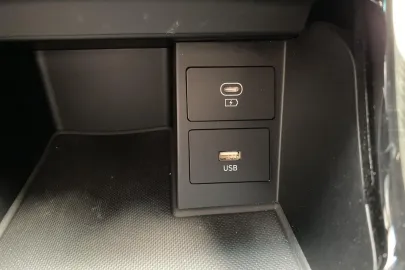 Car image 39