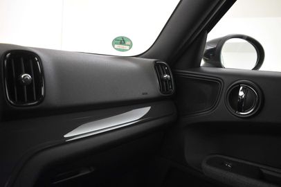 Car image 38