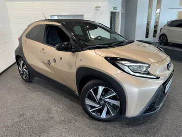 Car image 2