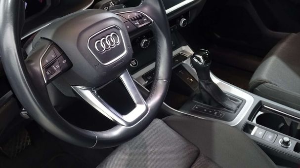 Audi Q3 35 TFSI S tronic S-line 110 kW image number 11