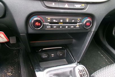 Car image 33