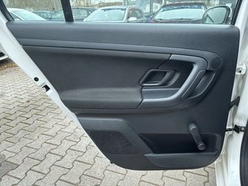 Car image 33