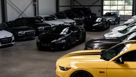 Car image 32