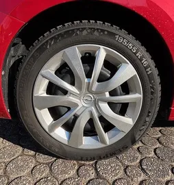 Car image 22