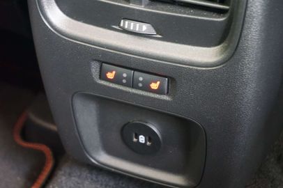 Car image 37