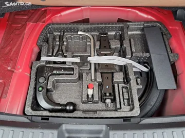 Car image 31