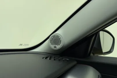 Car image 36