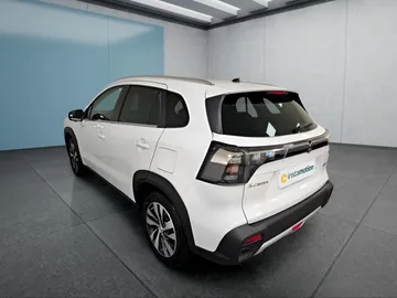 Car image 4