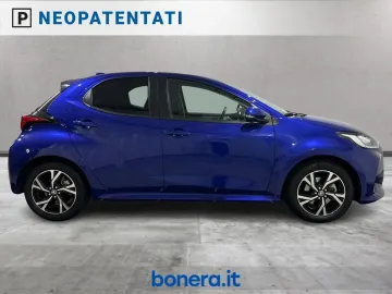 Car image 3