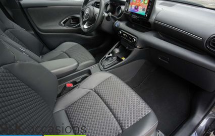 Car image 12