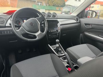 Car image 12