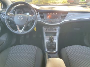 Car image 13