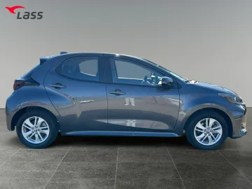 Car image 3