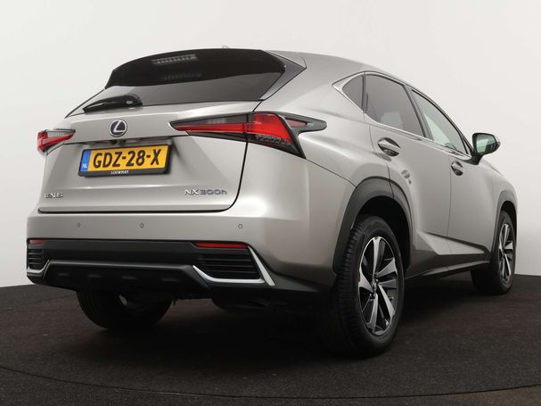 Lexus NX 300 h AWD 145 kW image number 2