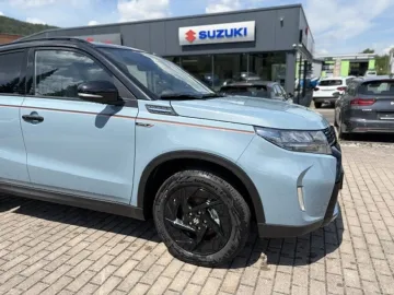 Car image 4