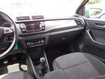 Car image 19