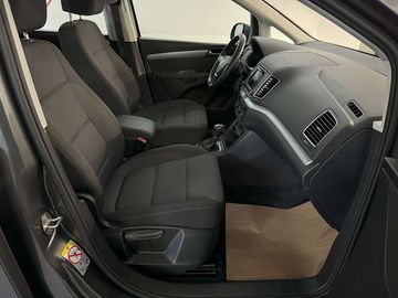 Car image 36