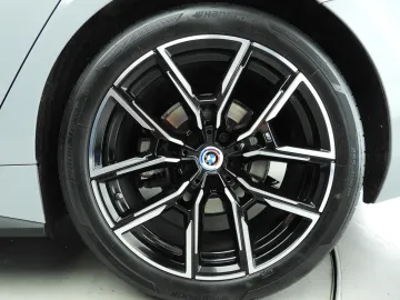 Car image 45
