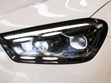 Car image 29